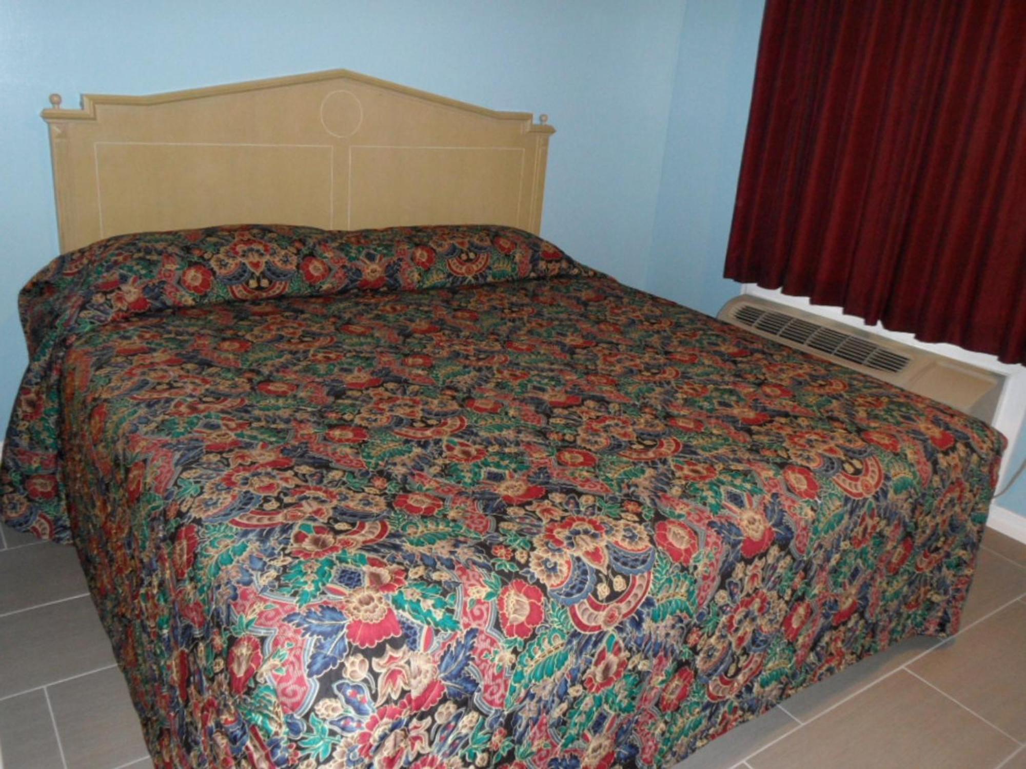 Standard King Room - Non-Smoking
