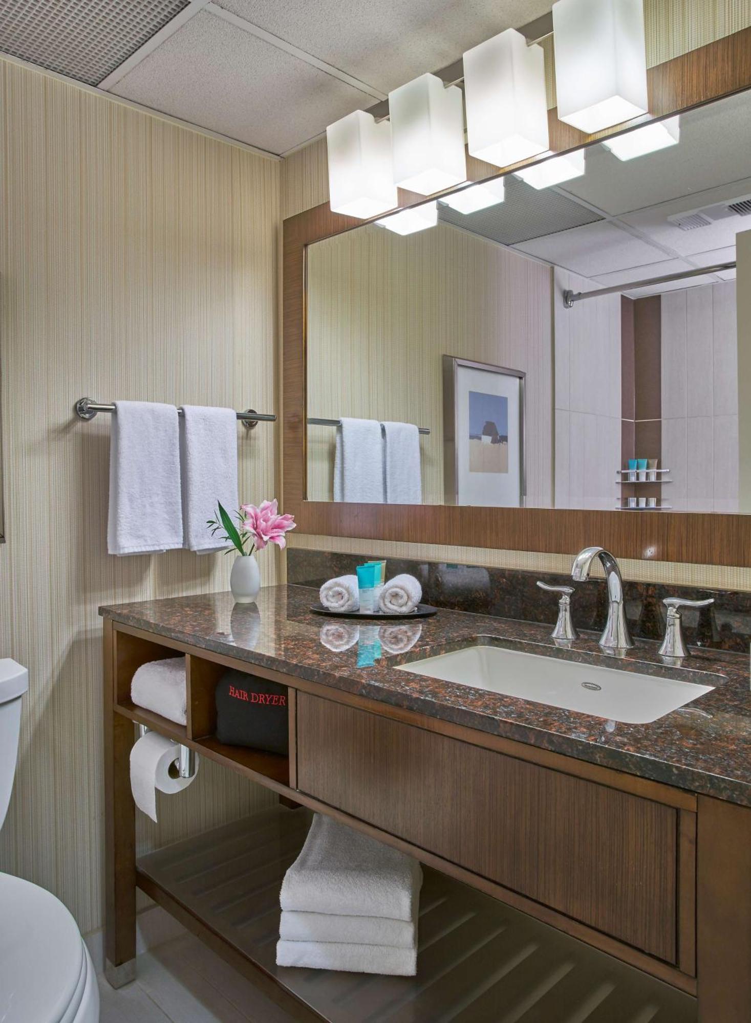 Double Room with Two Double Beds and City View - High Floor