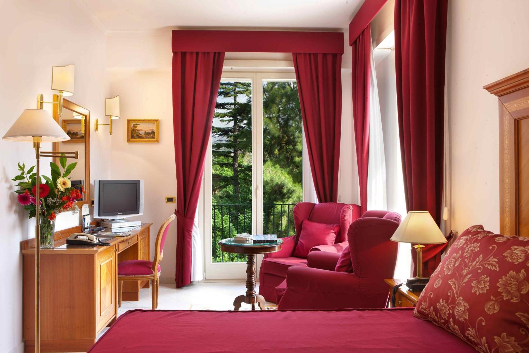Junior Suite with Partial Sea View,289531064:JPEG