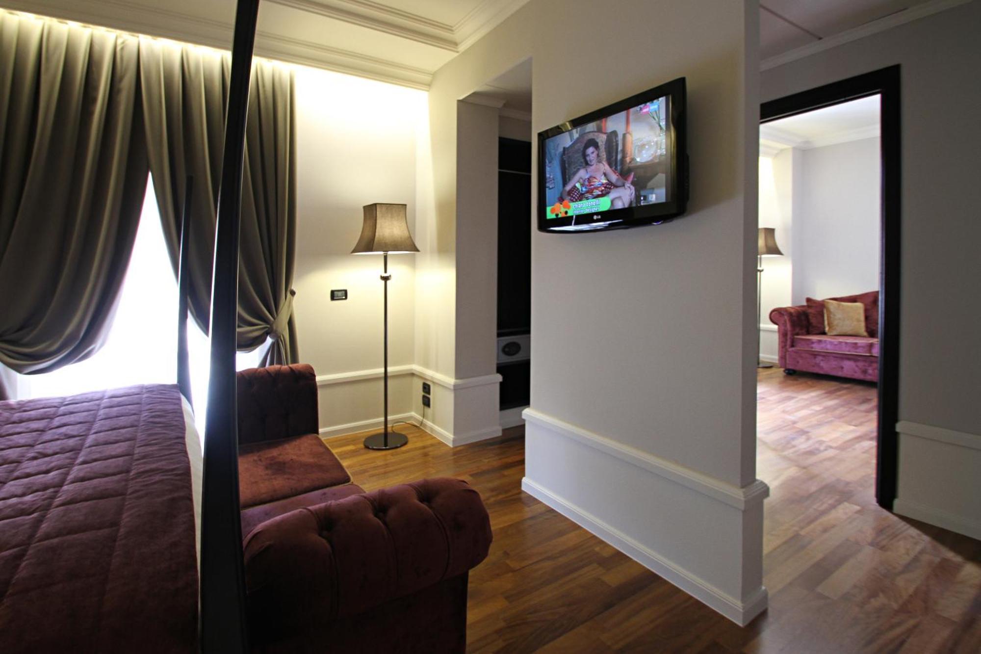 Suite with City View,1274548561:JPEG