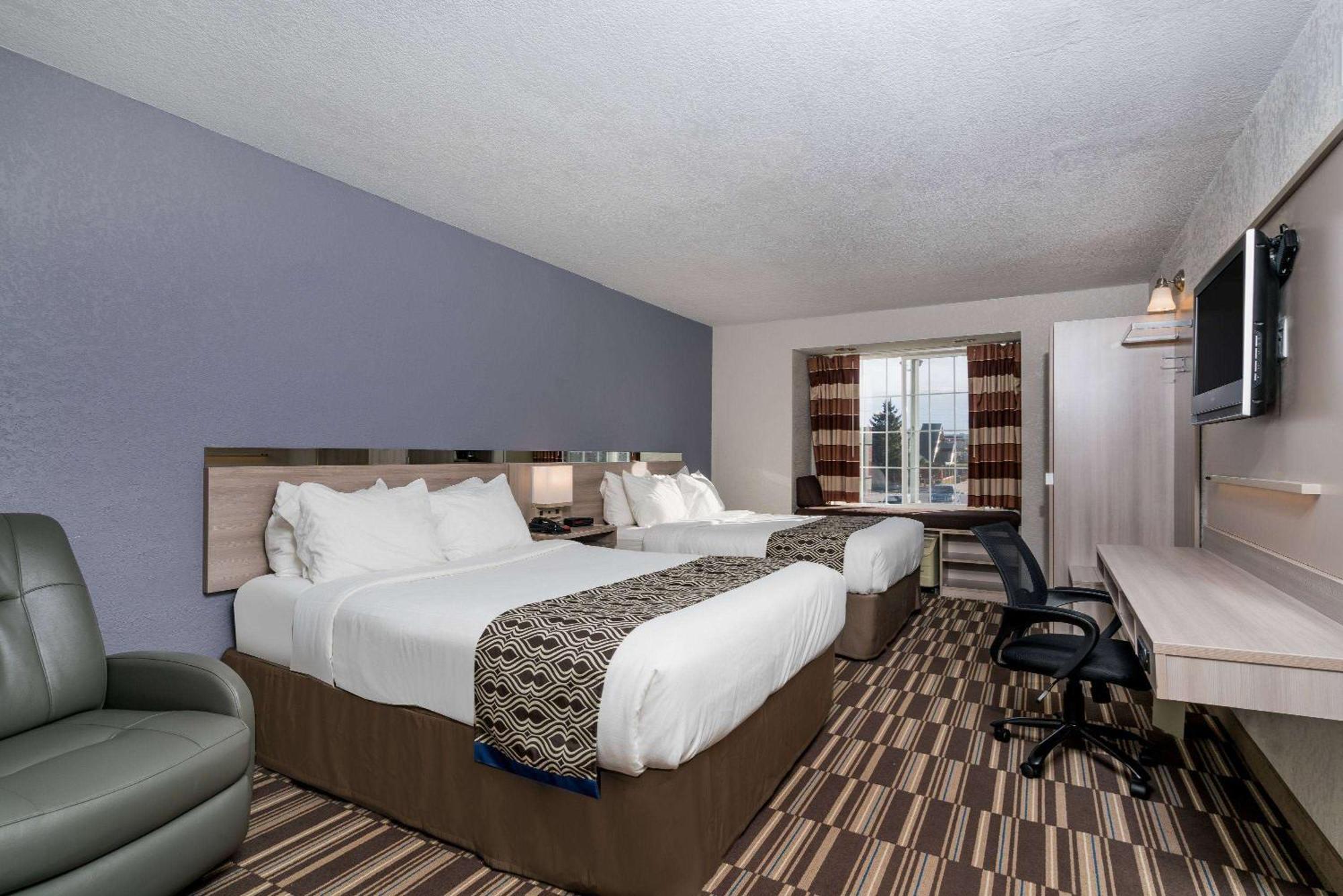 Queen Room with Two Queen Beds - Non-Smoking