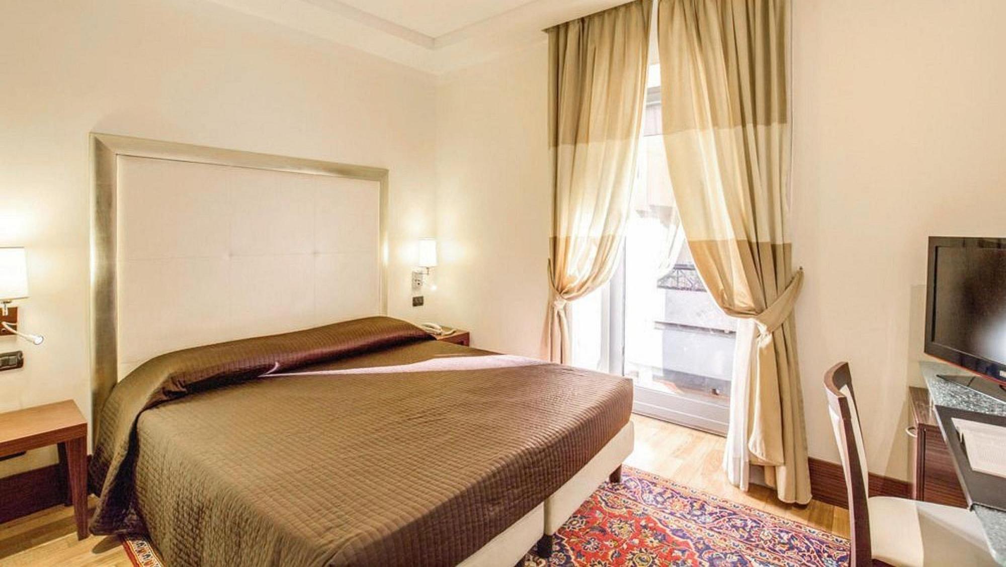Quarto com Cama de Casal ou 2 de Solteiro