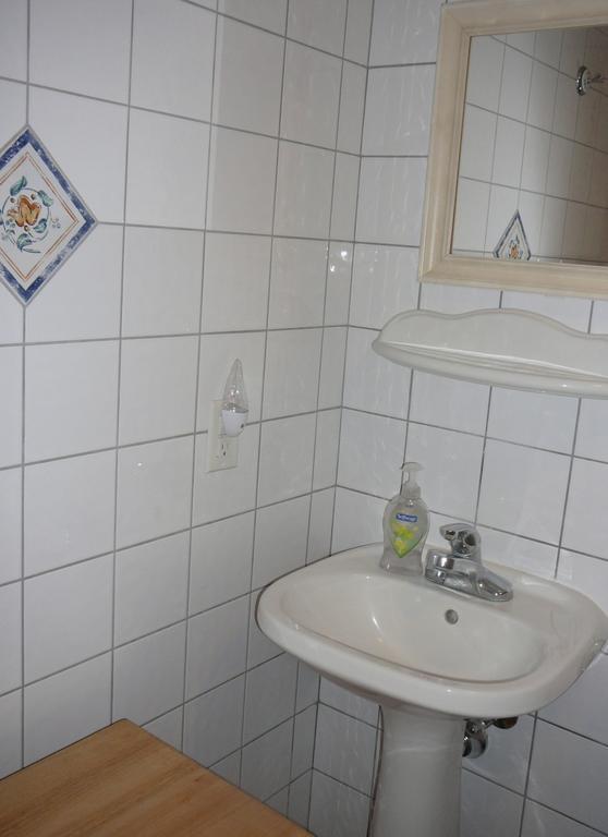 Zimmer mit Queensize-Bett und eigenem Bad