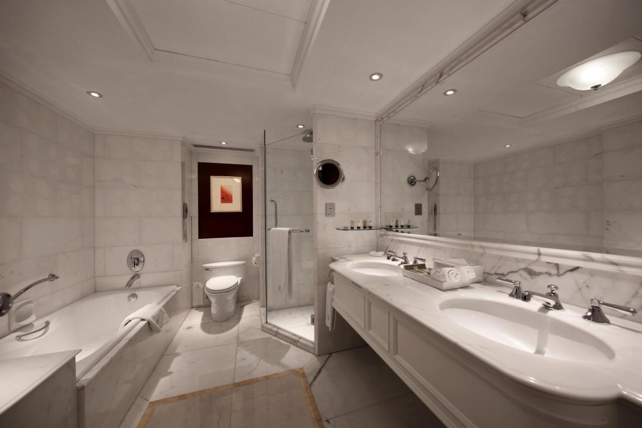 Royal Premier Suite (King)