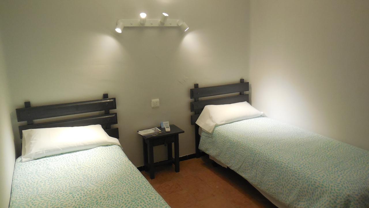 Chambre Lits Jumeaux avec Toilettes Communes