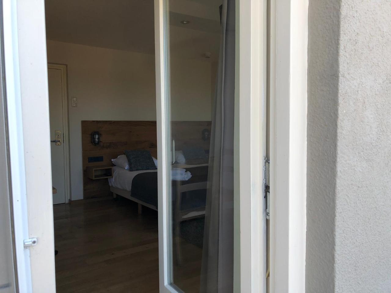 Tweepersoonskamer met 2 Aparte Bedden en Bad