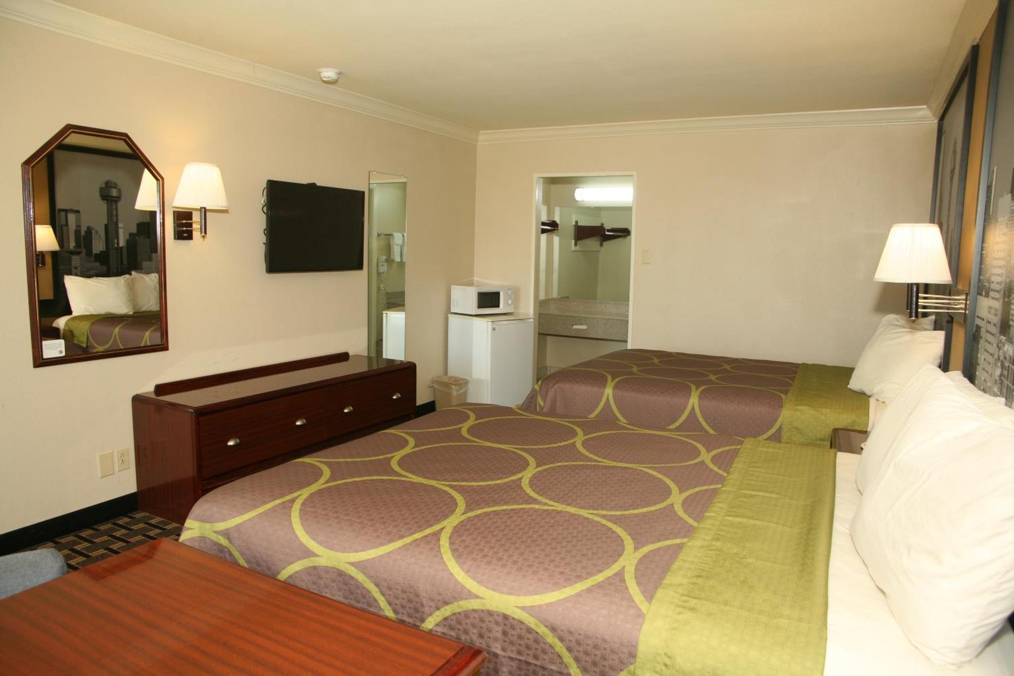 Double Room with Two Double Beds - Smoking