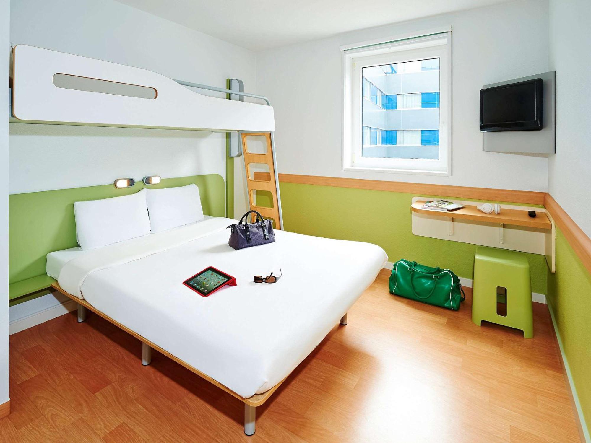 Chambre Triple avec Lit Double et Lit Simple Superposé
