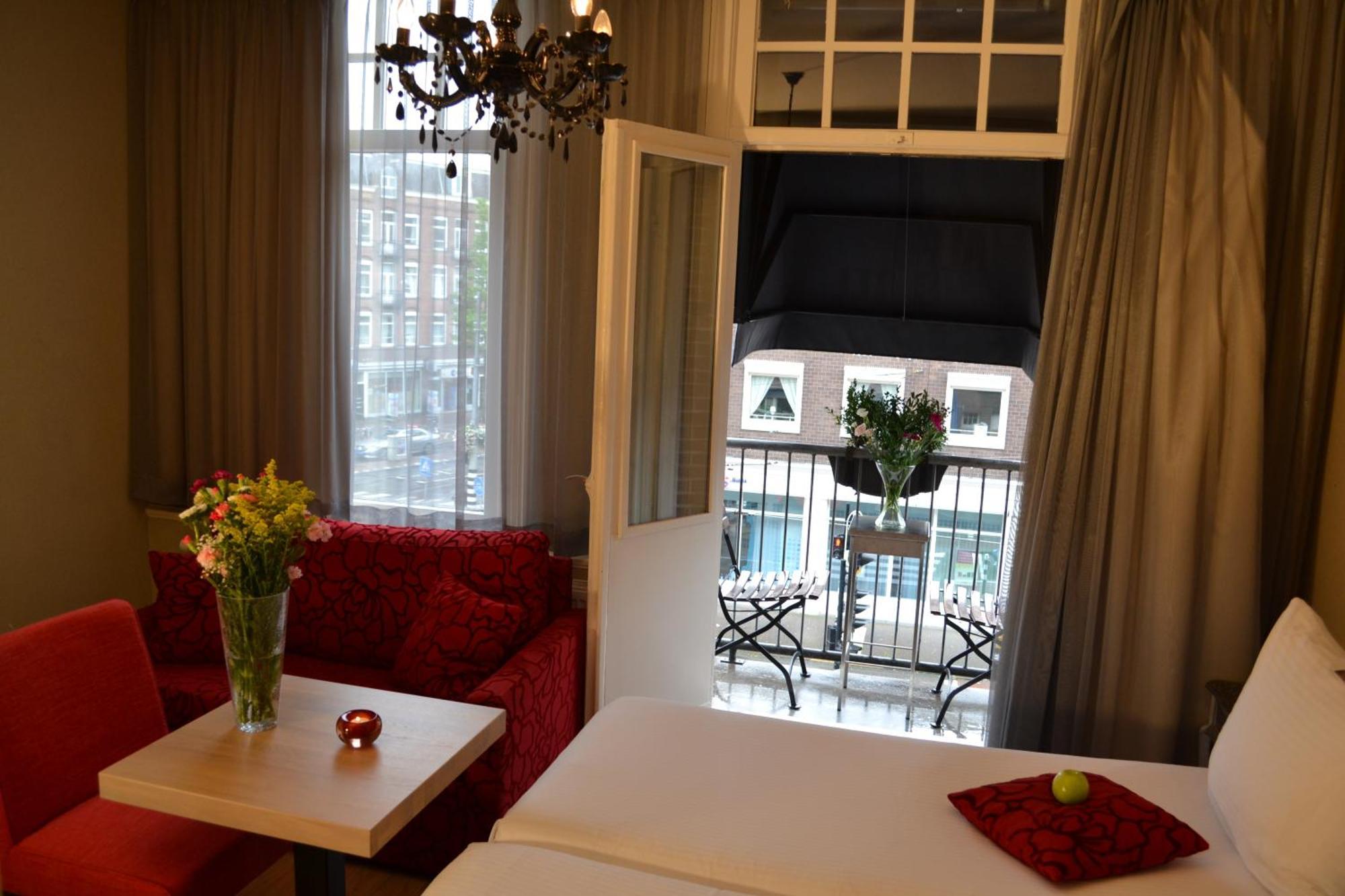 Chambre Double avec Bain à Remous et Balcon