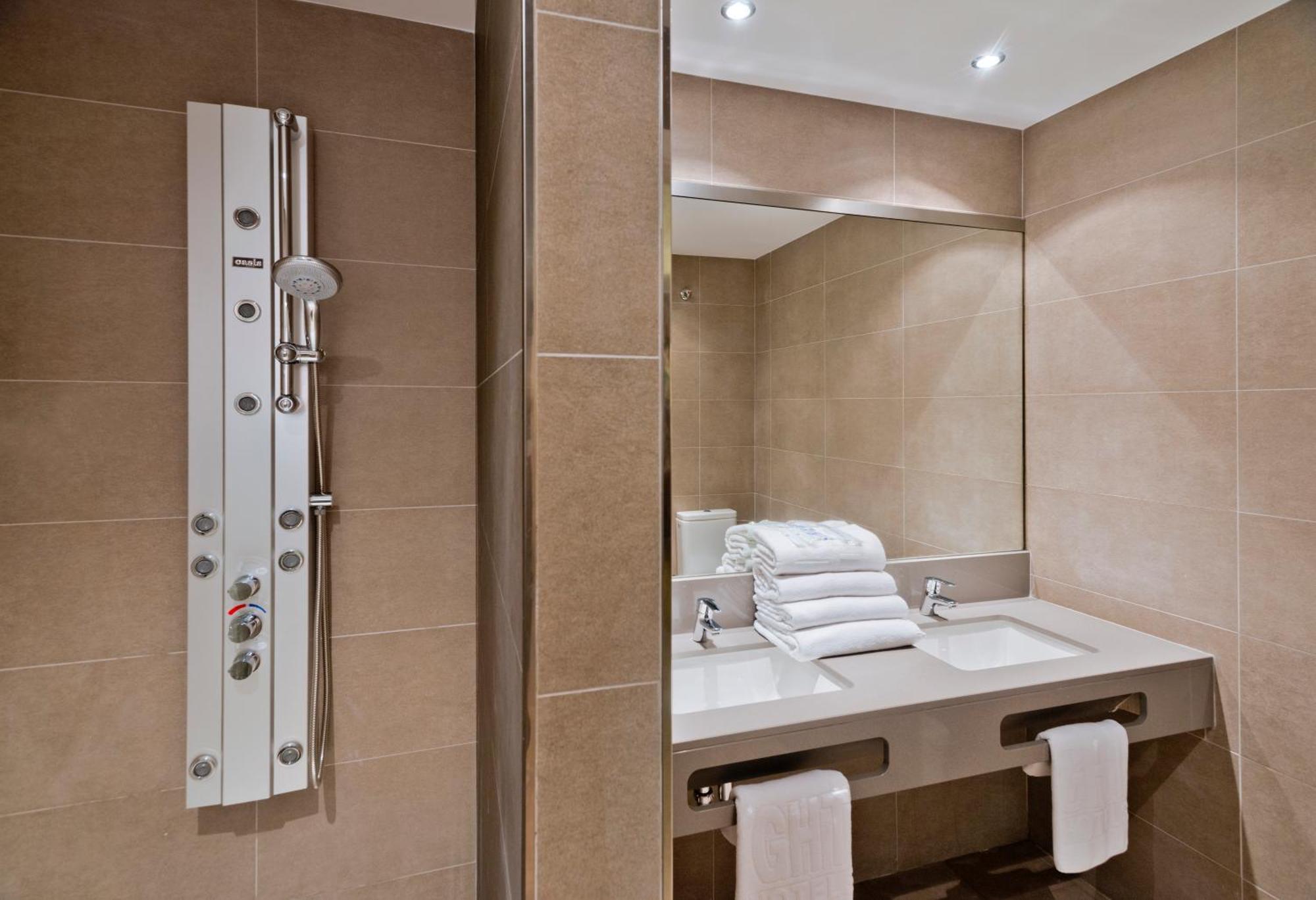 Habitación Doble con vistas al mar y balcón - 1 o 2 camas