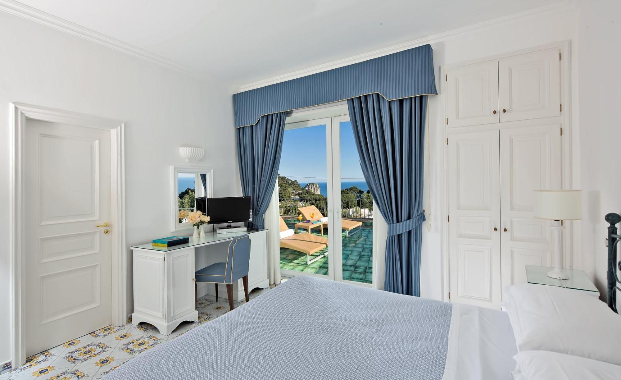 Deluxe Double or Twin Room,699868492:JPEG