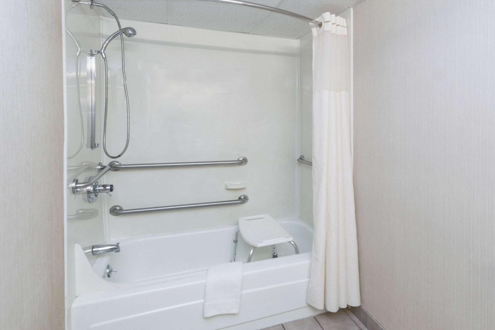 Deluxe Double Room with Two Double Beds - Disability Access - Non-Smoking