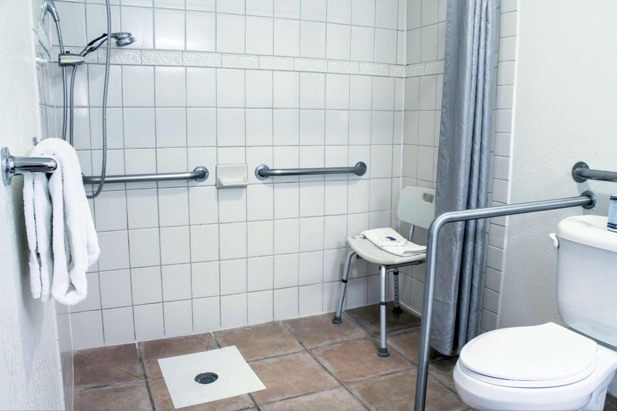 King Room - Disability Access - Non-Smoking