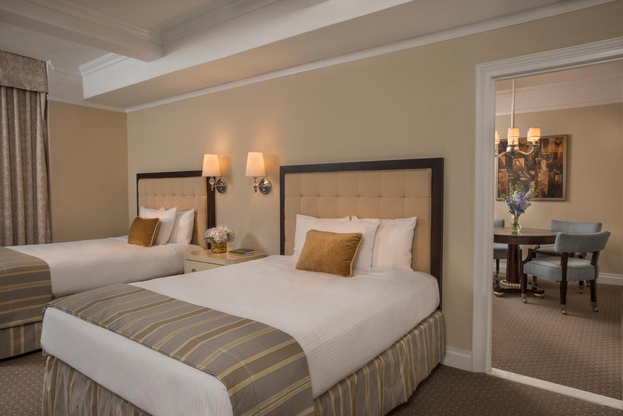 Premier One Bedroom Suite City view with Two Double Beds,403300059:JPEG