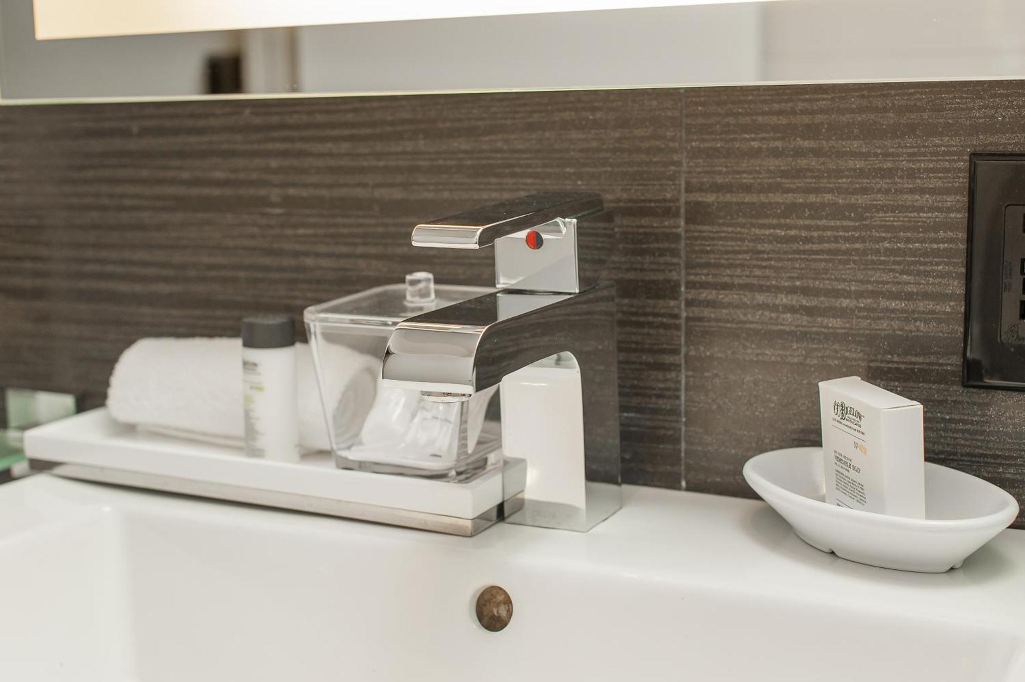 Quarto Queen com Acesso a Pessoas com Mobilidade Condicionada