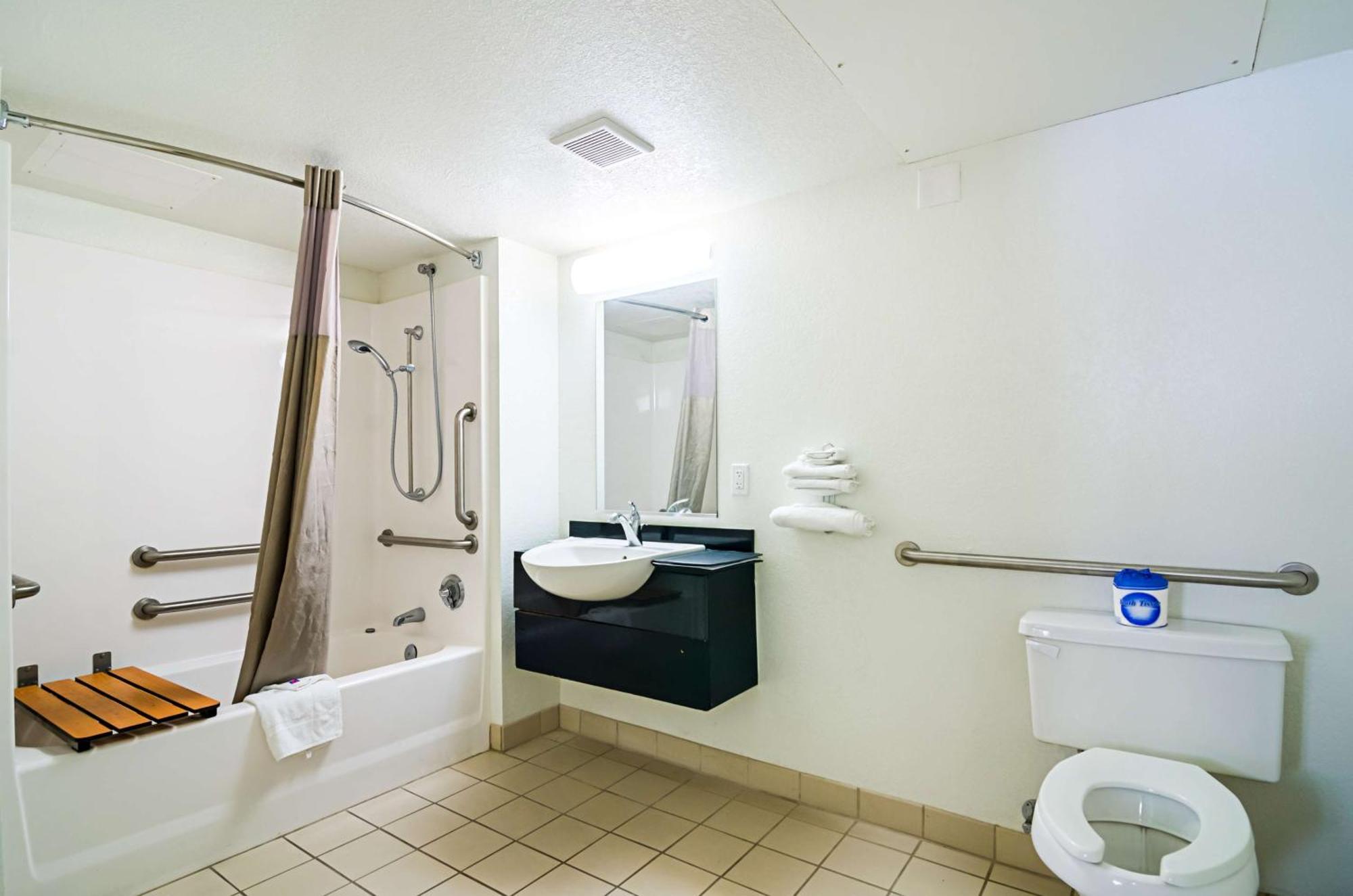 Queen Room - Disability Access