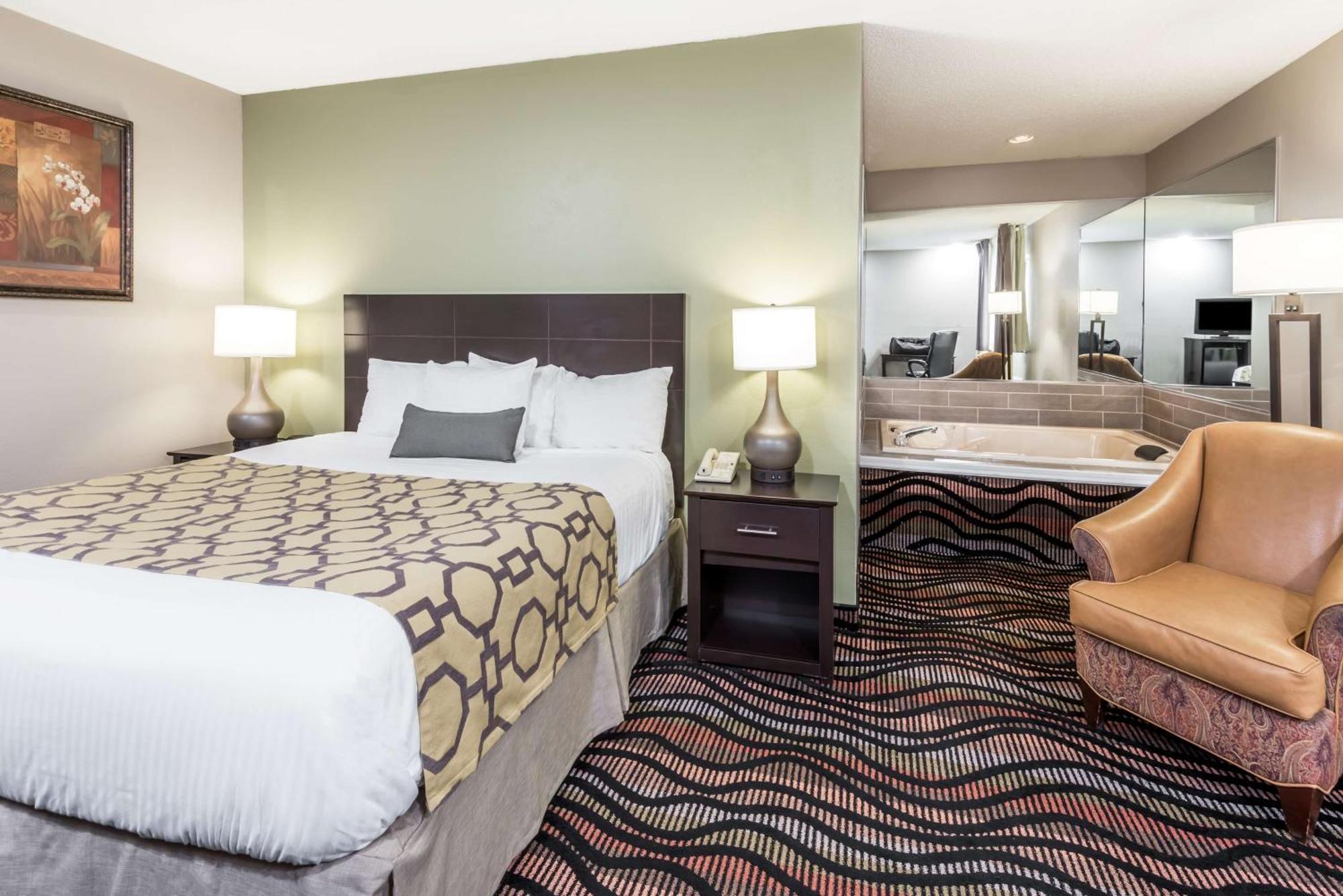 Deluxe King Suite