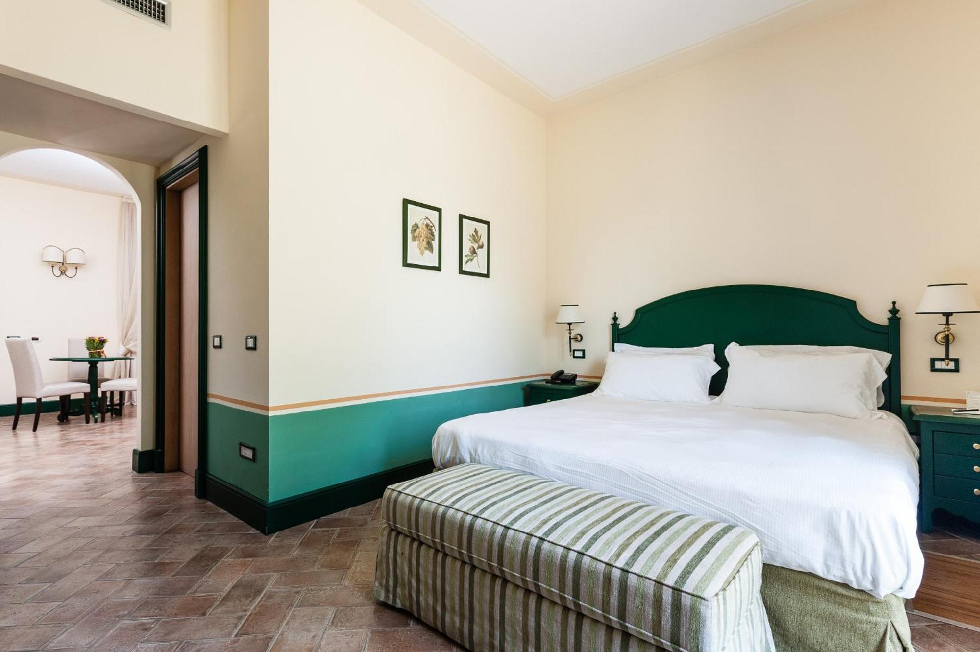 Junior Suite,110725176:JPEG