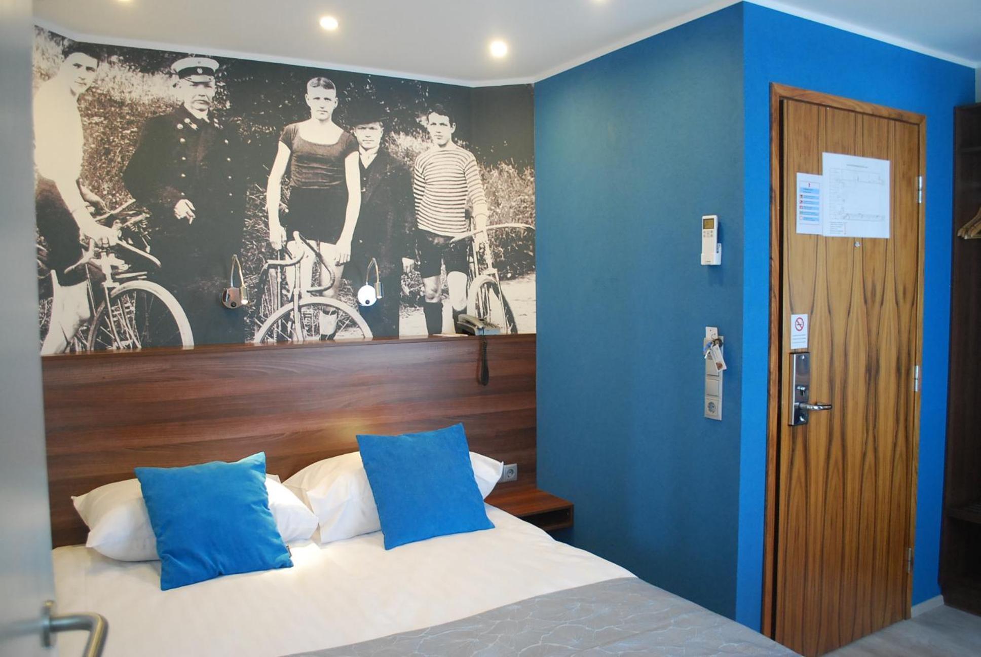 Economy Room with Waterpark and Gym Access