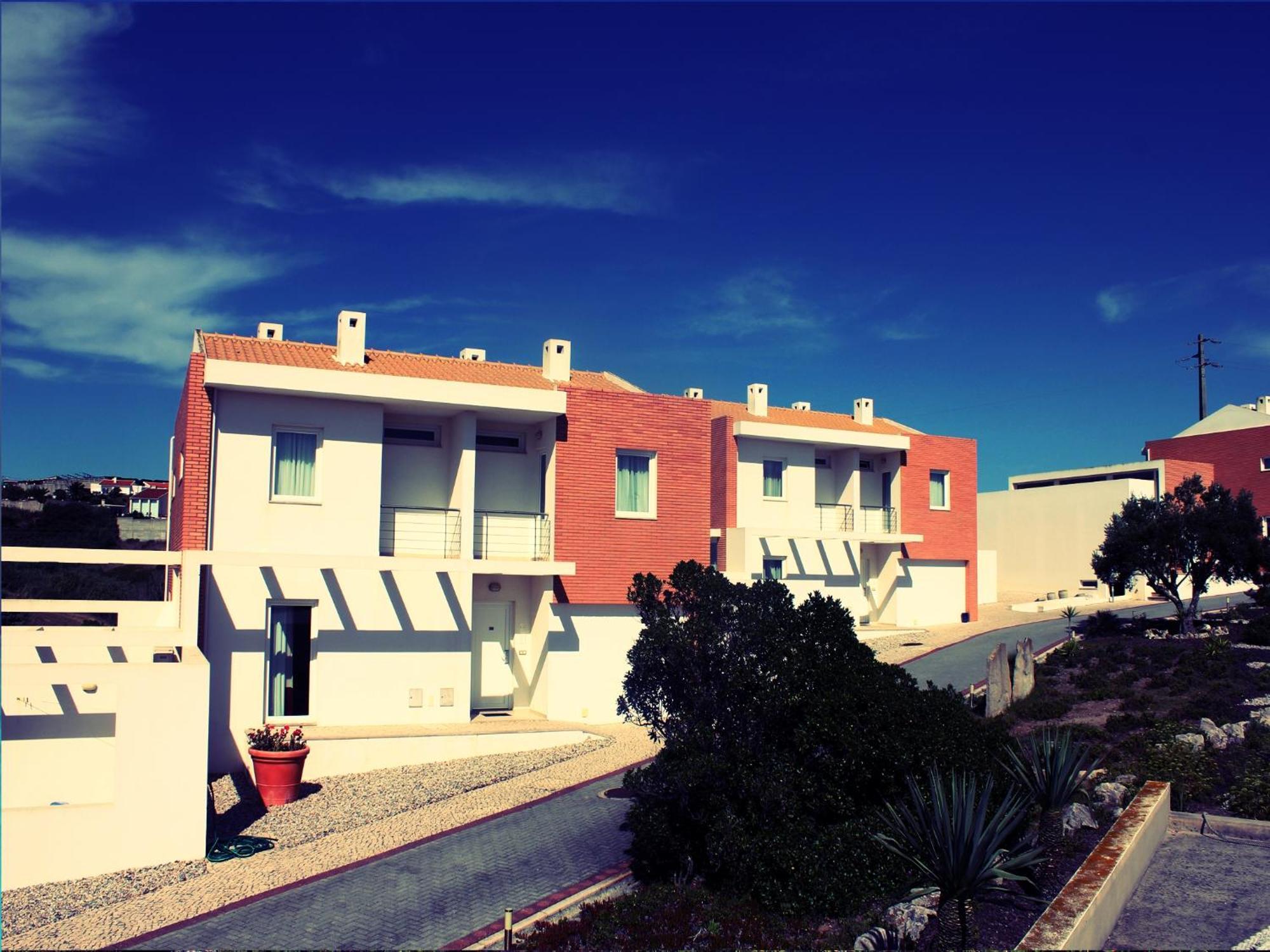 One-Bedroom Apartment (2 Adults),654381687:JPEG