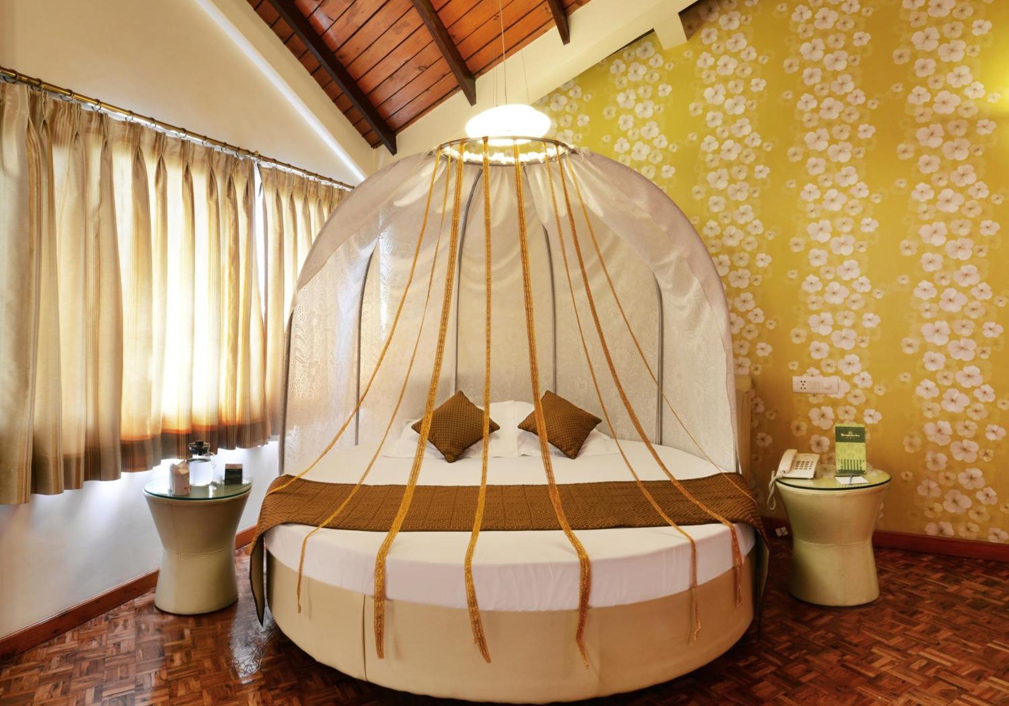 Honeymoon Suite