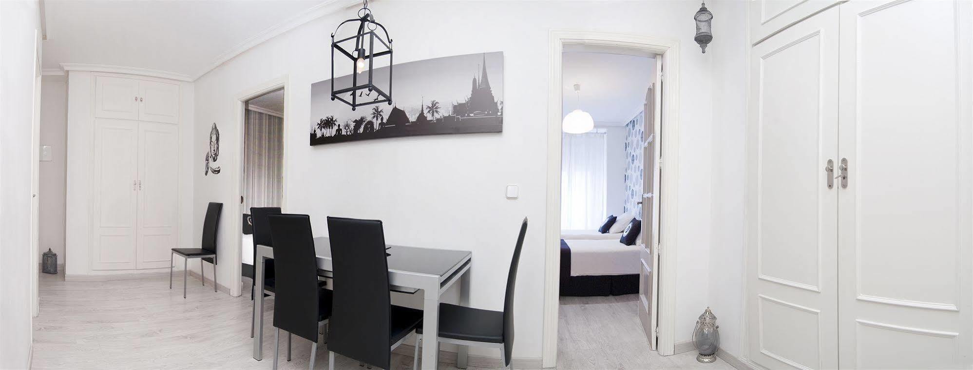 Family Room,1065391132:JPEG