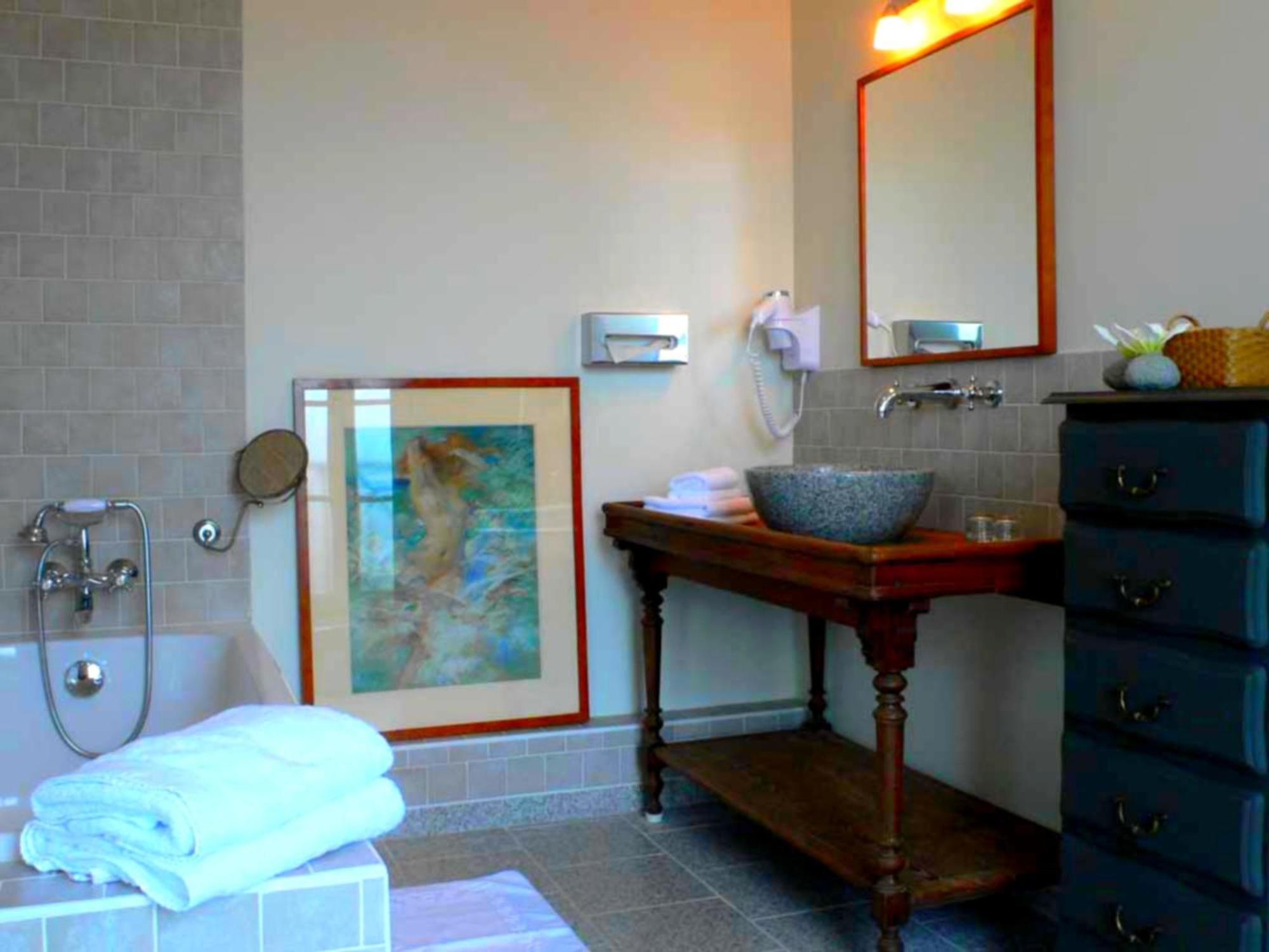 Charming Double Room Bath