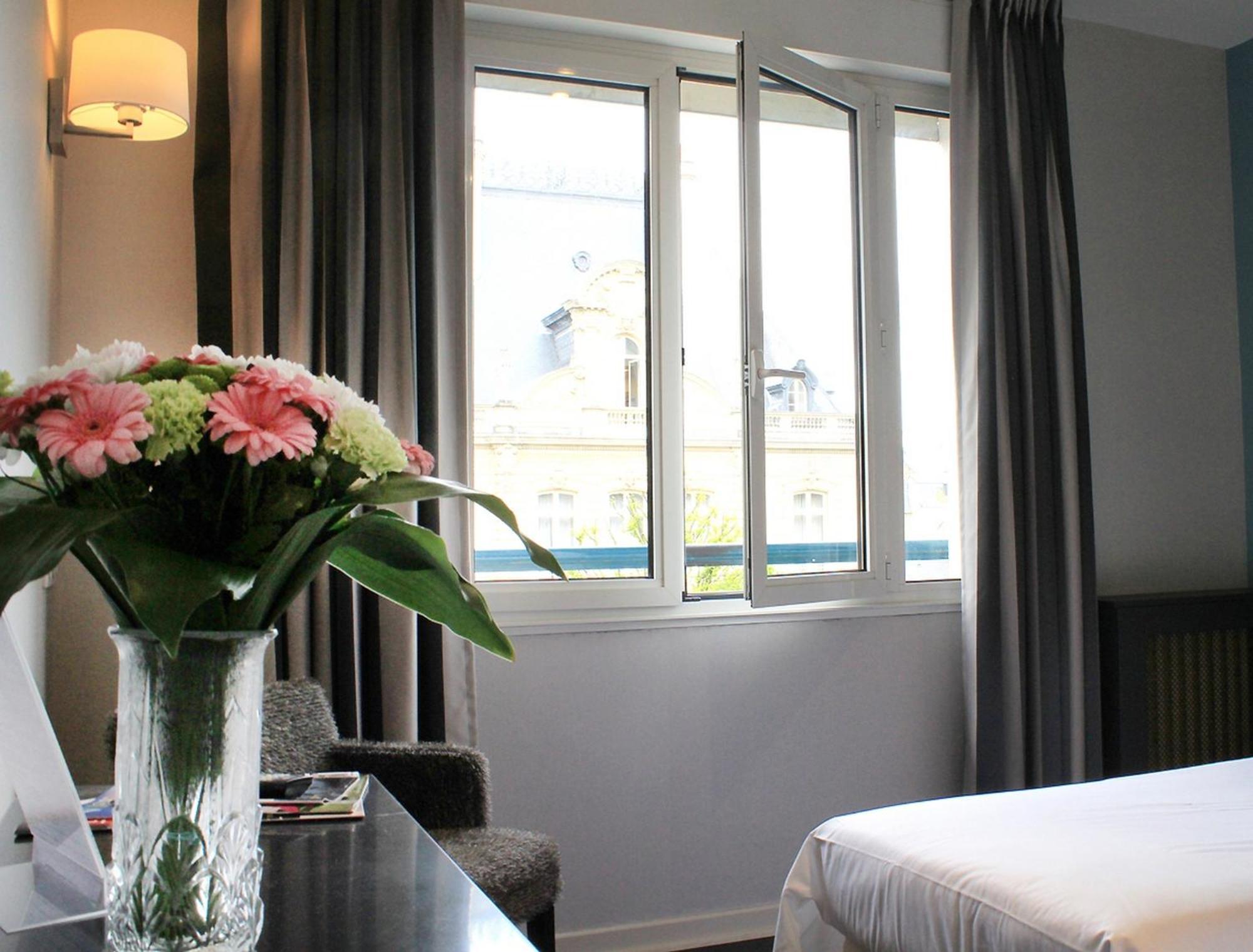 Chambre Deluxe (2 Adultes + 1 Enfant)