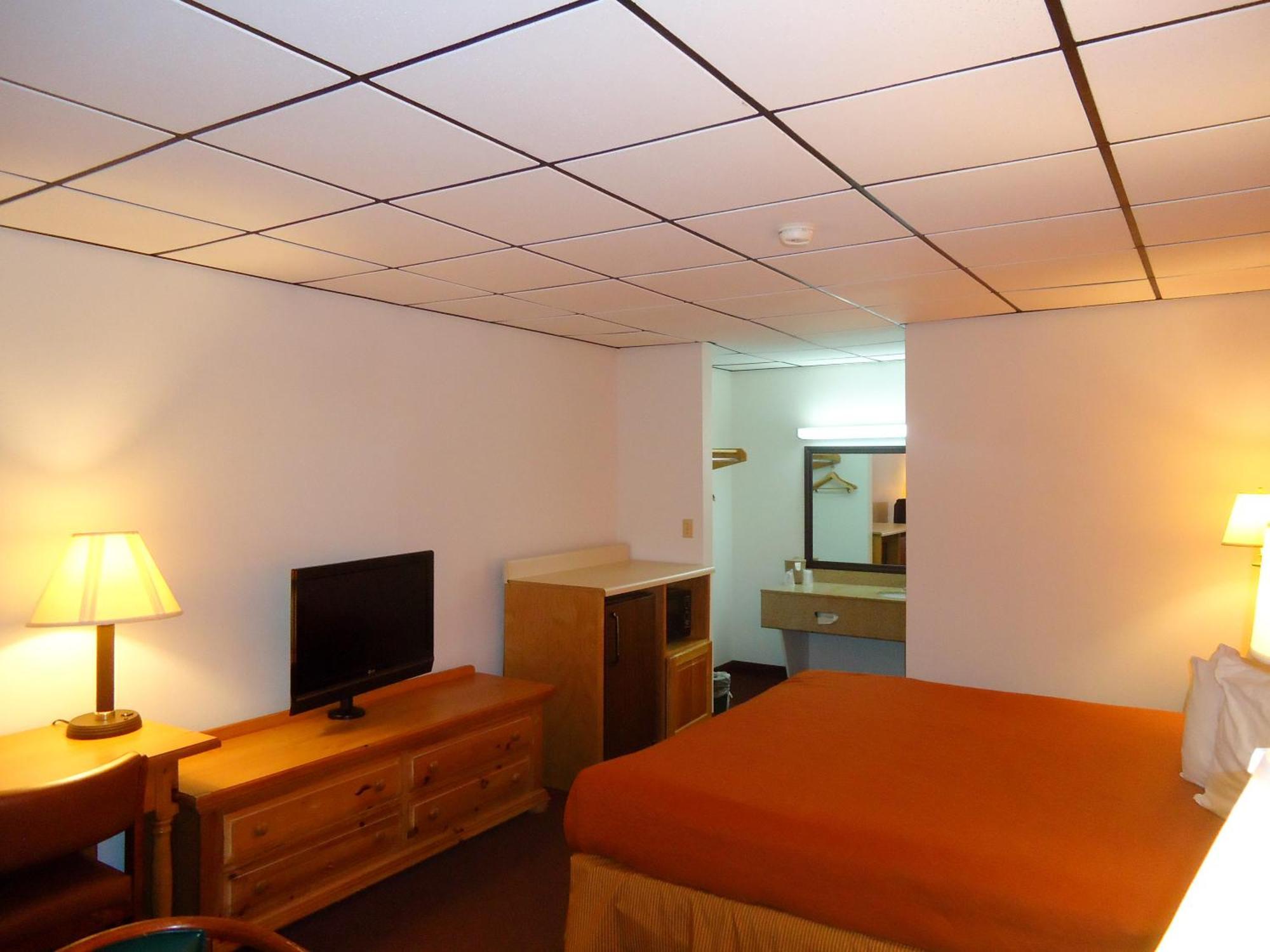 Deluxe King Room - Non-Smoking