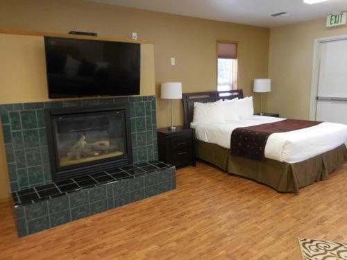 Executive Studio Suite, 4 Queen Beds, 1st Floor