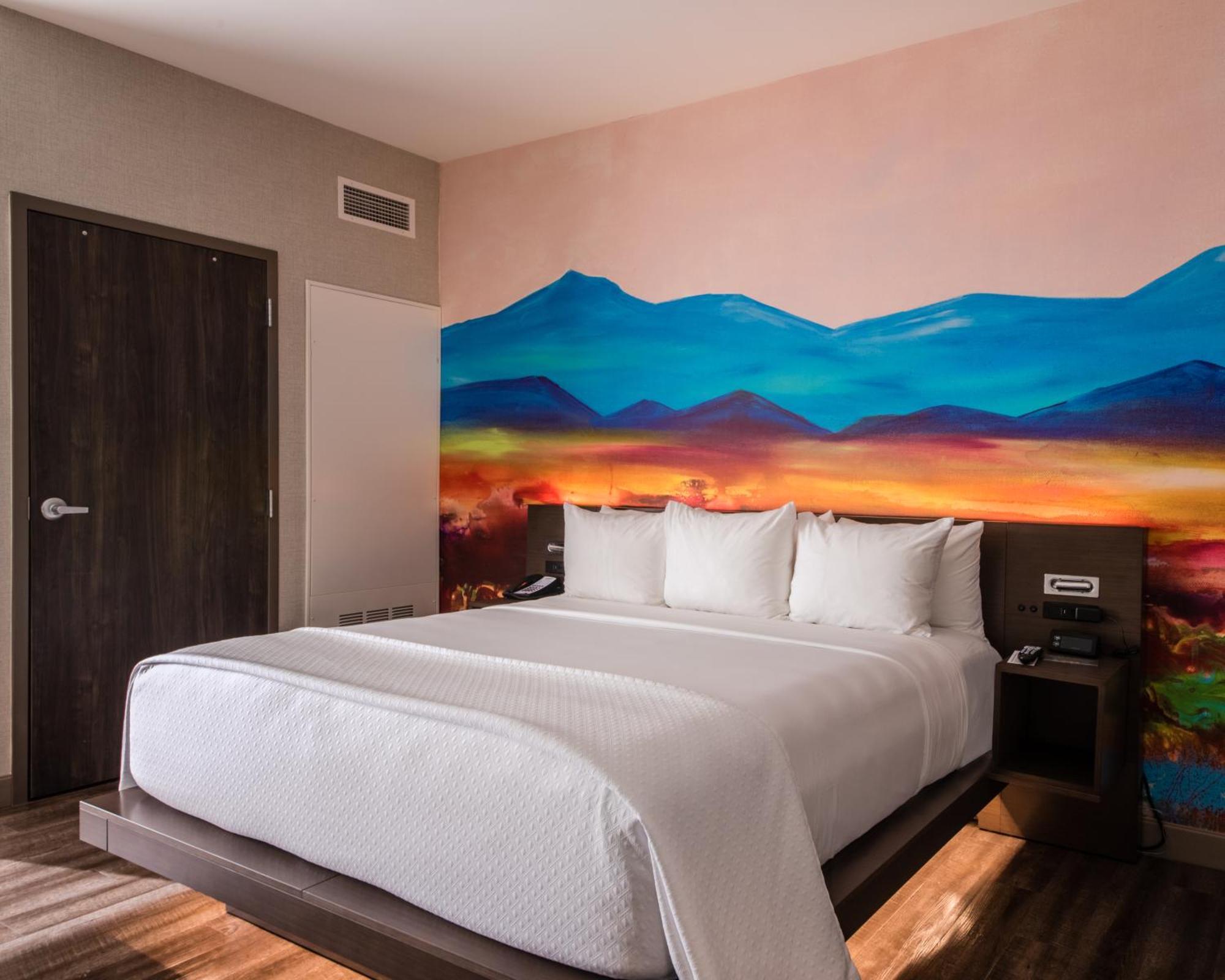 King Suite - Hearing Accessible/Non-Smoking