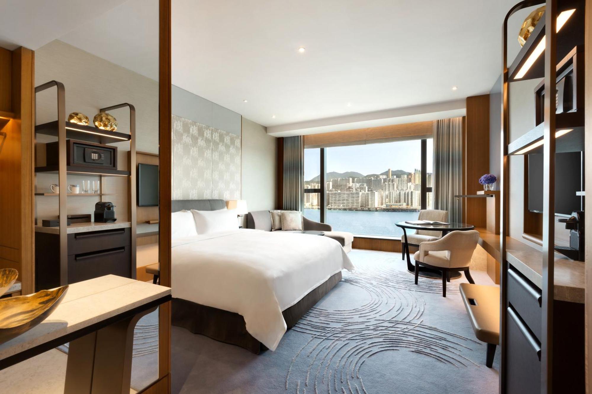 Deluxe King Room with Sea View