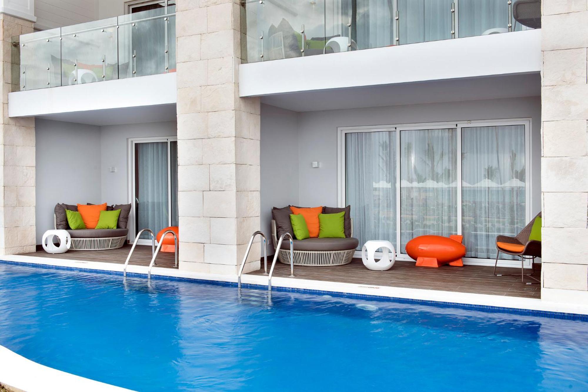 Pad Swim-Up Suite