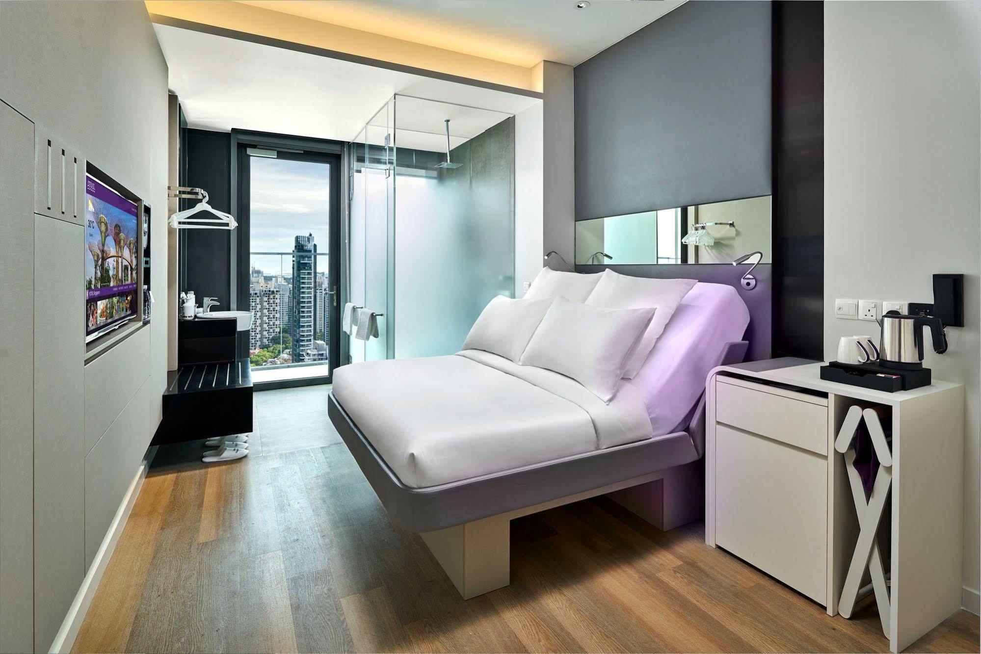Camera Queen First Class