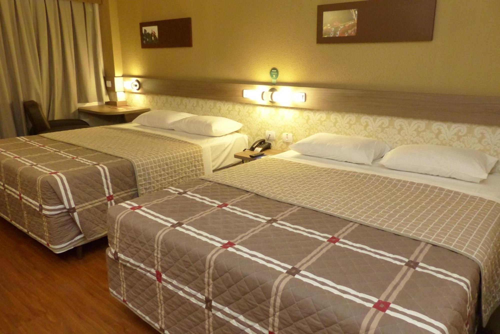 Quarto com 2 Camas de Solteiro - Acesso para Hóspedes com Mobilidade Reduzida