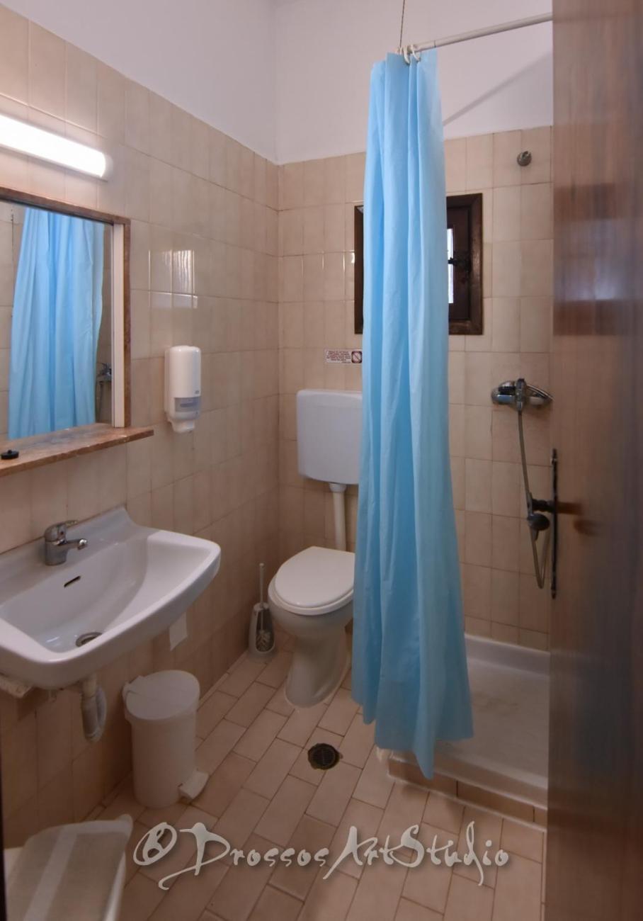 Chambre Double Économique (3 Adultes + 1 Enfant)