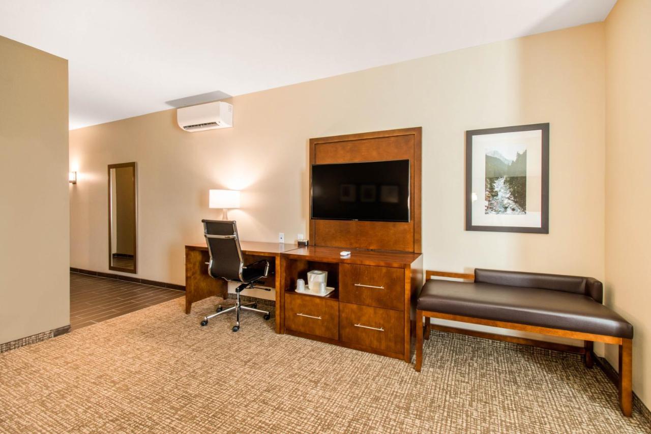 King Suite with Spa Bath - Non-Smoking