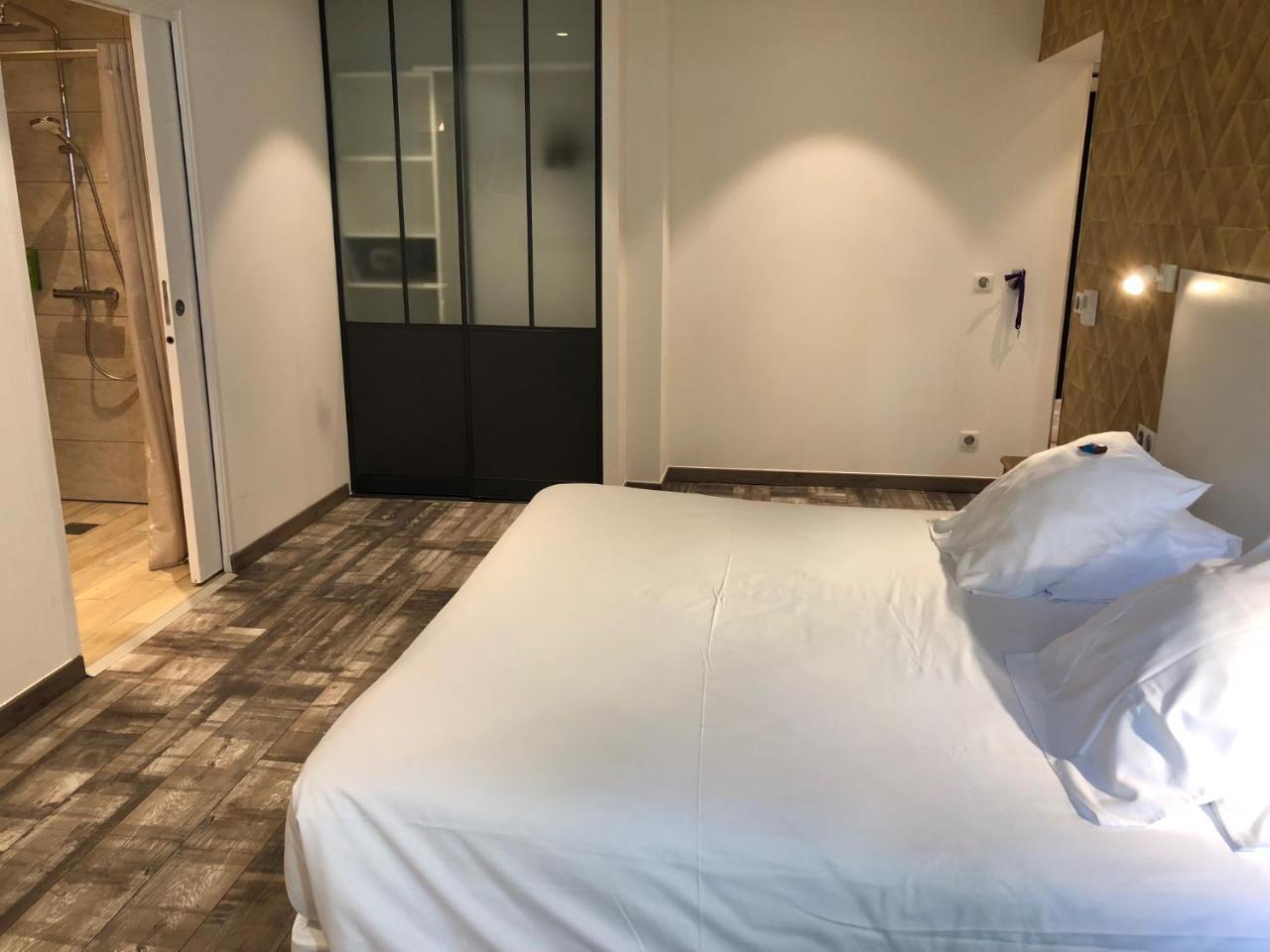 Chambre Double - Accessible aux Personnes à Mobilité Réduite