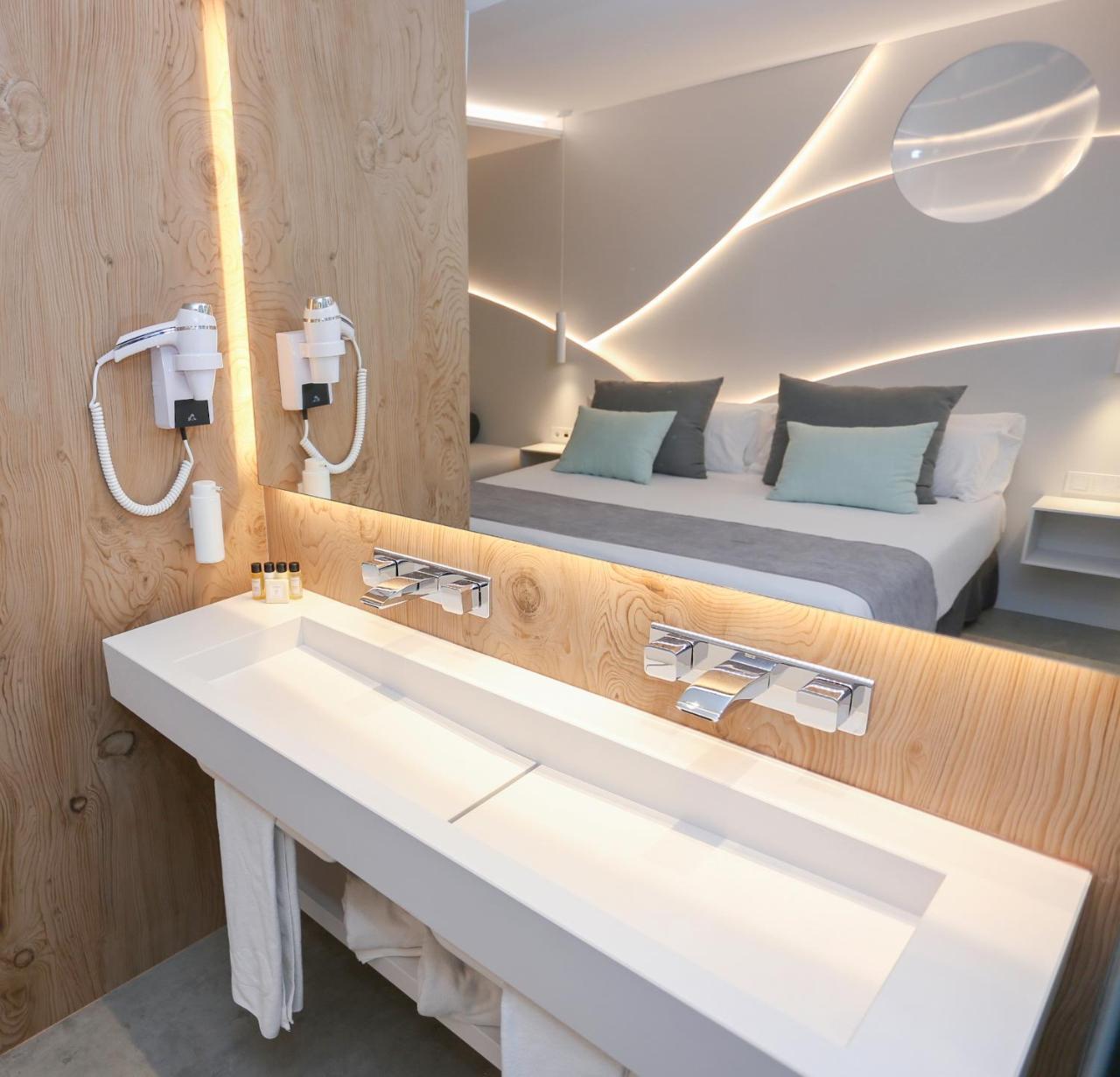 Chambre de Luxe Double ou Lits Jumeaux avec Baignoire Spa