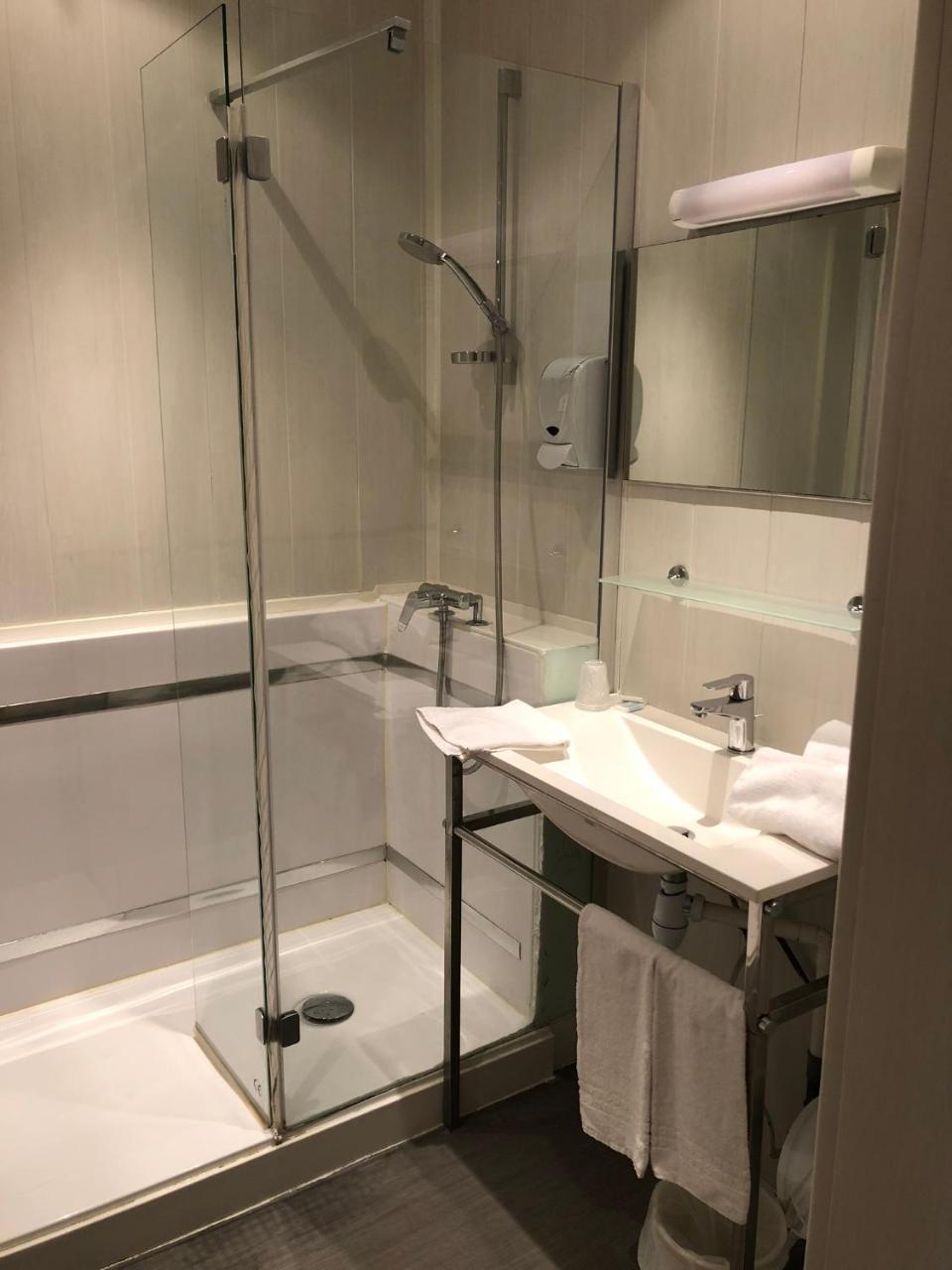 Double Room,977143081:JPEG