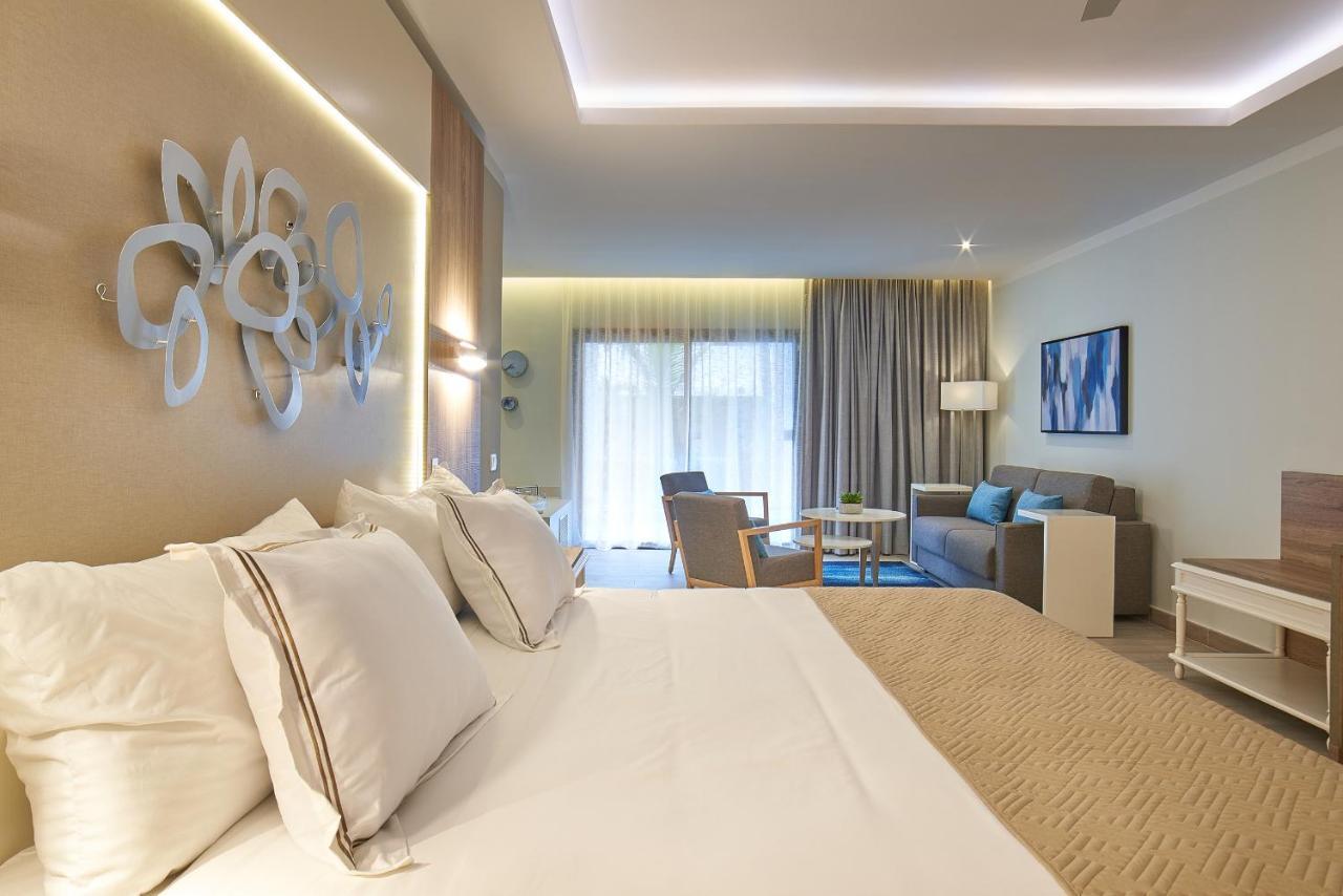 Suite Júnior Deluxe Swim Up de Canto (1 Adulto)