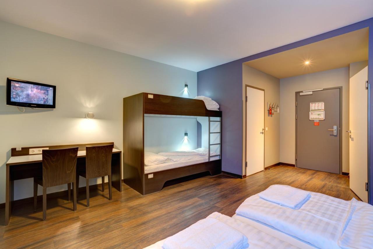 Quad Room