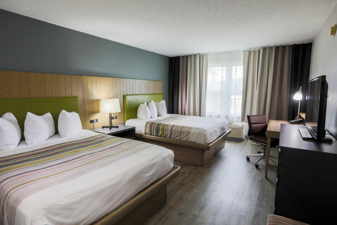 Queen Room with Two Queen Beds - Non-Smoking