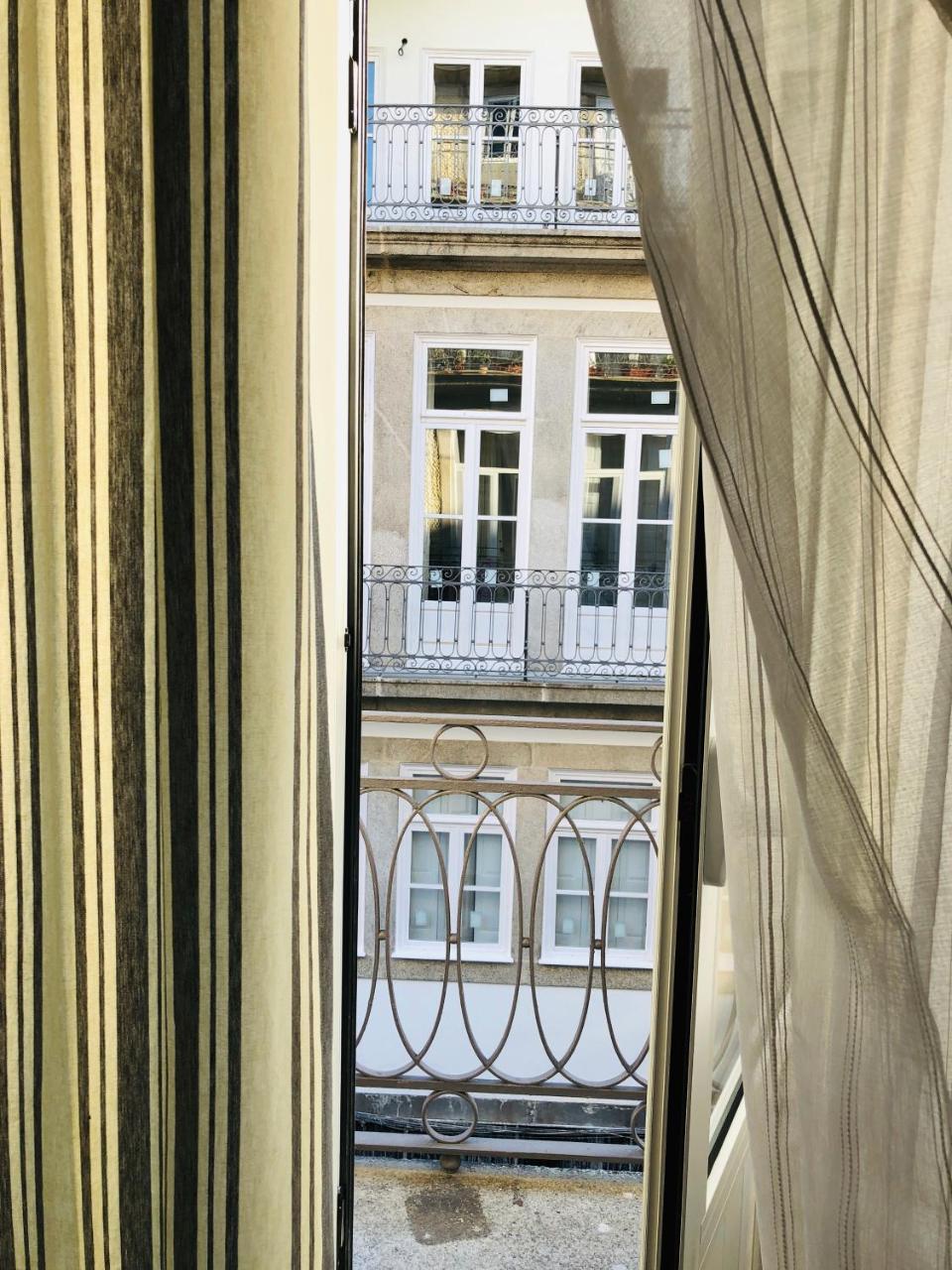 Doppel-/Zweibettzimmer mit Balkon