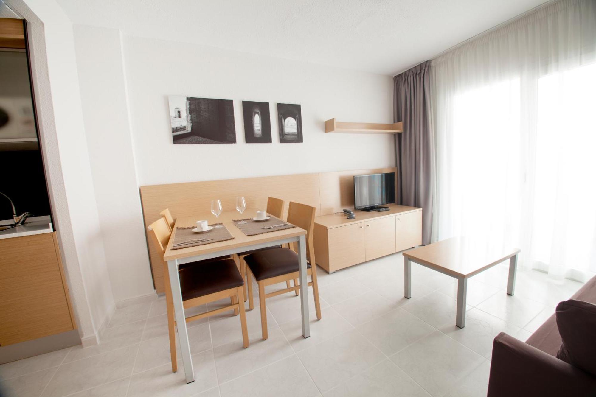 One-Bedroom Apartment (2 Adults + 1 Child),1214693974:JPEG