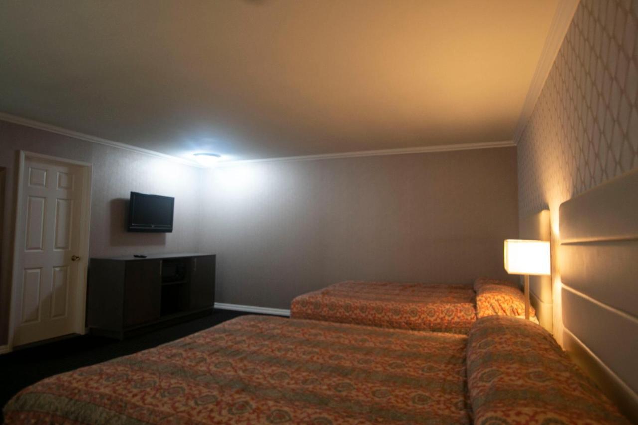 Zimmer mit 2 Queensize-Betten