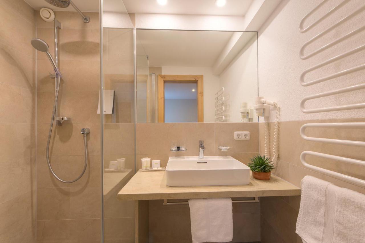 Suite con 2 Camere da Letto (5 Adulti) e Balcone