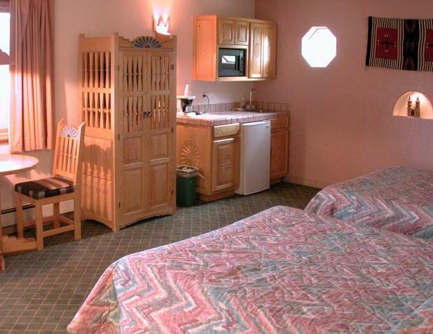Queen Suite with Two Queen Beds
