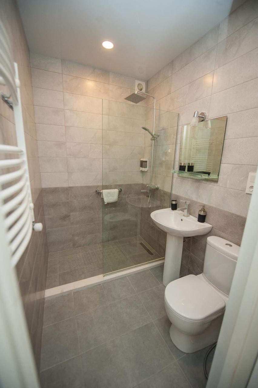 Tweepersoonskamer met 1 of 2 Bedden en Eigen Badkamer
