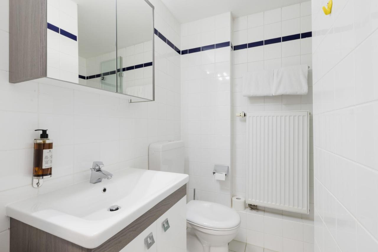 Apartamento com 3 Camas e Cozinha